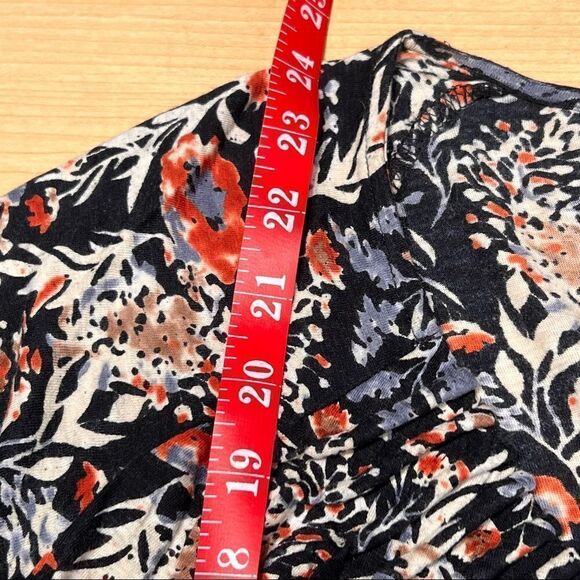 Lucky Brand
Size M 3/4 Sleeve Top - Picture 2 of 8